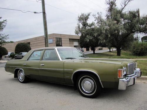 1975 CHRYSLER NEWPORT, image 8