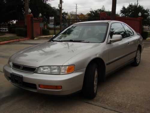 No reserve! &#034;jane honda&#034; 1997 honda accord lx coupe 2-door 2.2l 227k extra clean