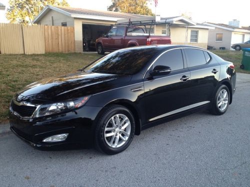 2012 kia optima ex - only 30k miles - mint cond. - still under factory warranty!