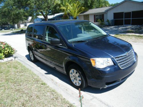 2009 chrysler town &amp; country lx mini passenger van 4-door 3.3l (bluebookprice)