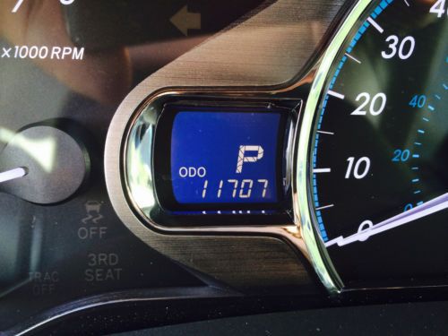 2011 Toyota Sienna XLE Mini Passenger Van 5-Door 3.5L 11707 Miles Fully Loaded, image 2