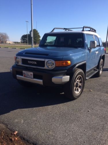 2011 toyota fj cruiser base sport utility 4-door 4.0l