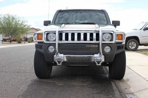 Dark green hummer h3, luxury package, 44k miles, all leather interior