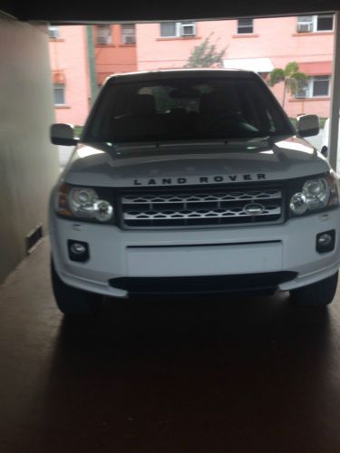 2012 land rover lr2  4-door 3.2l