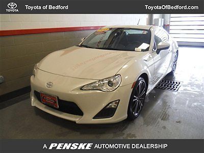 2013 scion fr-s blizzard pearl!!!! under 10k miles certified!!!