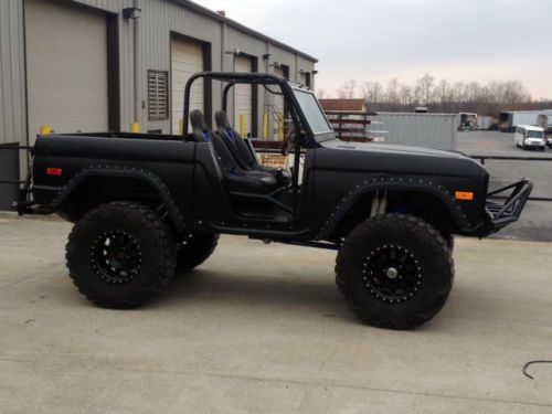 1972 ford bronco sport. 5.0 efi solid truck.