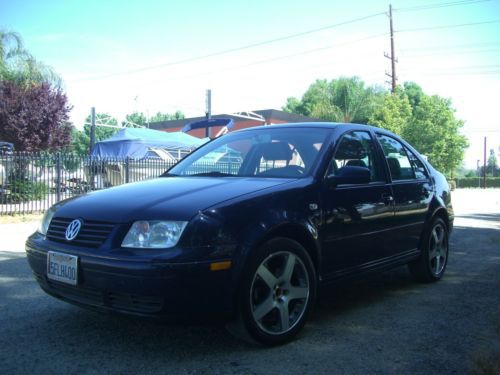 2003 vw jetta tdi.  great gas mileage!  runs and drives great!!