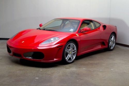Low mileage, well maintained, yellow tachometer, carbon