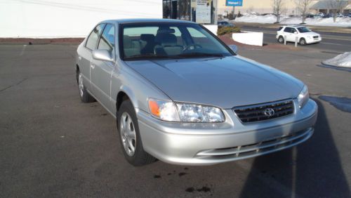 2001 Toyota Camry CE 4 DOOR 4 CLY. (LOW LOW MILES 52K), image 3