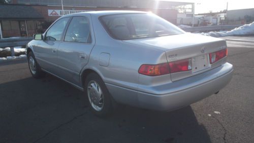 2001 Toyota Camry CE 4 DOOR 4 CLY. (LOW LOW MILES 52K), image 5