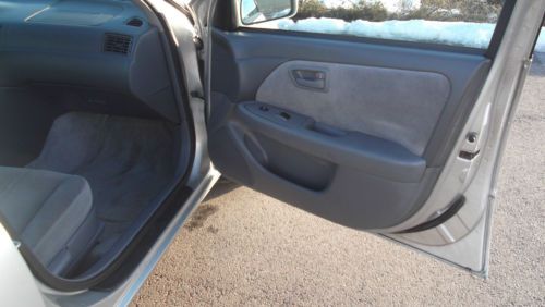 2001 Toyota Camry CE 4 DOOR 4 CLY. (LOW LOW MILES 52K), image 10