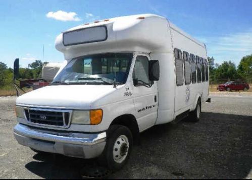 2003 ford e-450 cutaway van diesel,7.3,dual a/c,handicap lift,shuttle bus!!!