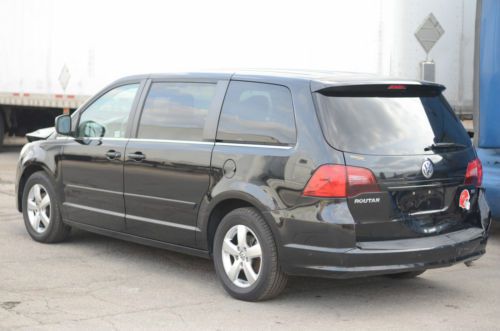 2010 volkswagen routan, salvage,no reserve!dodge caravan