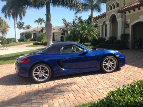 2013 porsche boxster base convertible - better than new!  low miles!