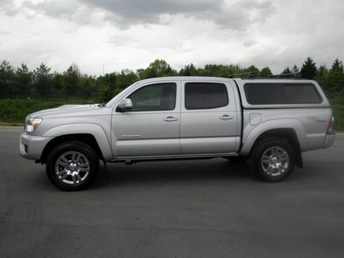 Trd sport dbl cab v6 auto 34k warranty leather navigation are topper chrome 18&#034;s