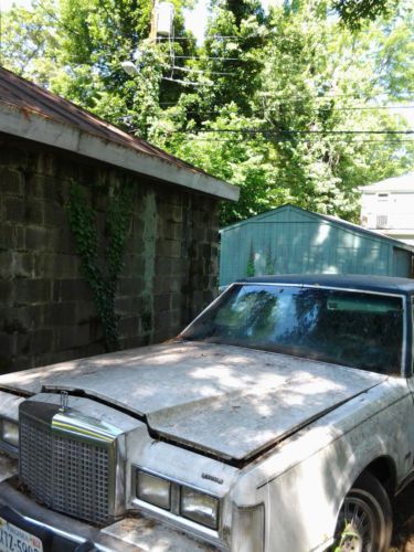 1986 Lincoln Town Car Base Sedan 4-Door 5.0L, image 3