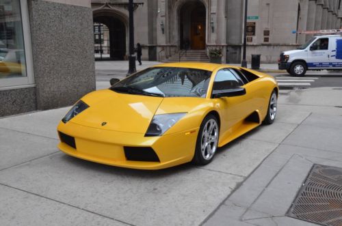 V12 580 hp, e-gear transmission, lamborghini authorized dealer....