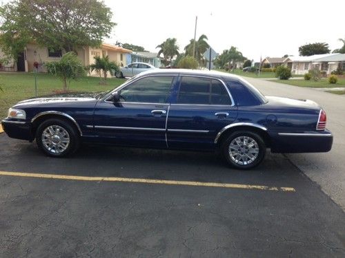 2006 mercury grand marquis (low mileage)