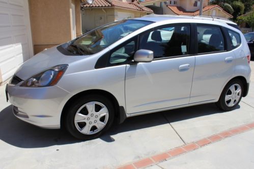 2012 honda fit hatchback 4-door 1.5l, low miles