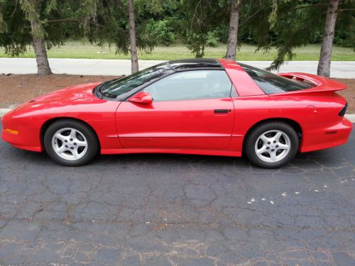 1995 pontiac firebird trans am  2-door 5.7l with t top