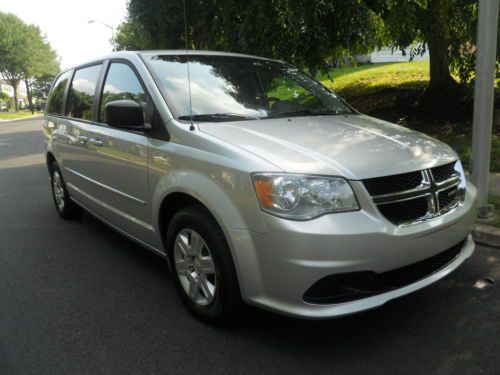 2011 dodge grand caravan extra clean!! stow n go!! full service history!!