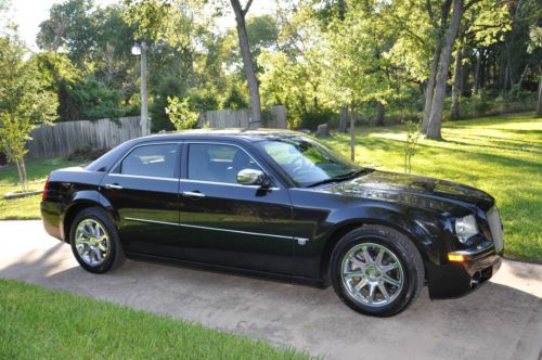 2005 chrysler 300c navigation, uconnect bluetooth, siriusxm, 6 disc cd changer