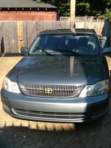 2000 toyota avalon xls sedan 4-door 3.0l...one owner ...female driven