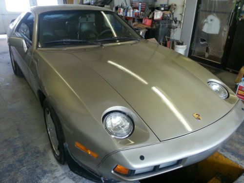 PORSCHE 928 COUPE SUPERCAR V8 5.0 REAR WHEEL GOLD WITH ALL LEATHER NO RESERVE, image 2