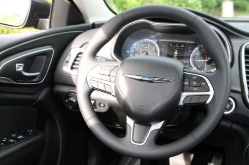 2015 Chrysler 200 Limited, US $24,250.00, image 2