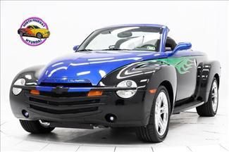 2006 chevrolet ssr 6.0l v8 chrome interior pkg  carpeted bed w/wood slats gauges