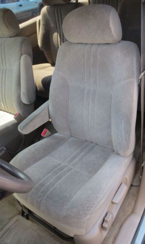 2000 toyota sienna le