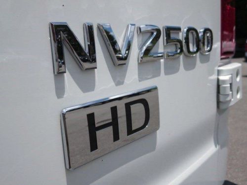 2014 Nissan NV Cargo NV2500 HD S V6/S V8, image 2