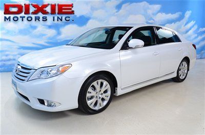 2012 toyota avalon * leather seating * sunroof * back up camera * 1 owner *