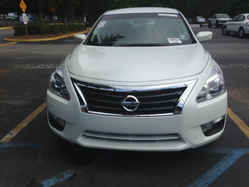 2014 nissan altima 2.5 s**** must sell a$ap**** make a offer****