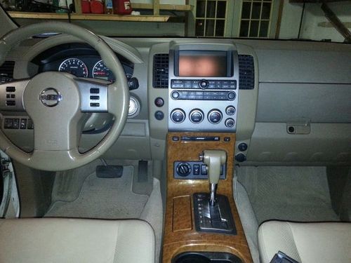 2007 nissan pathfinder le suv with navigation &amp; dvd video entertainment system