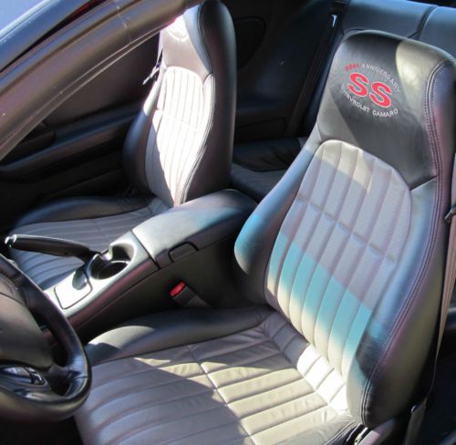 2002 Camaro SS Anniversary special edition 3314 miles, image 4