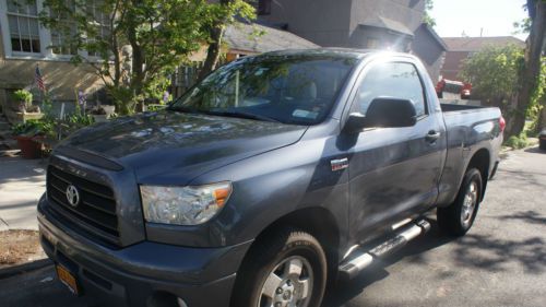 Toyota tundra 4x4 regular cab ***super rare***