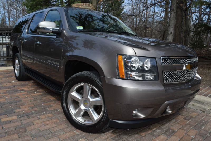 2012 chevrolet suburban 4wd lt-edition