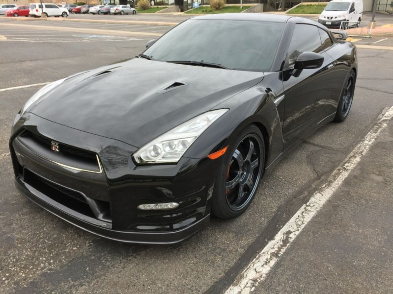 Nissan GTR Black 2012