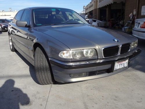 2001 bmw 740il base sedan 4-door 4.4l