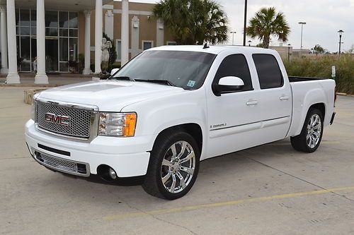 Awd, 6.2 liter, whipple charger, touch screen nav. rear entertainment, leather