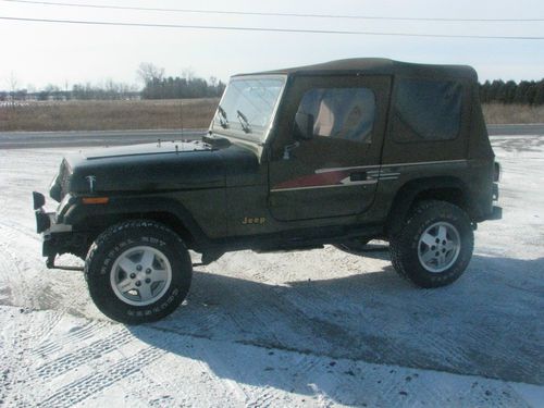 1995 jeep wrangler rio grande sport utility 2-door 2.5l