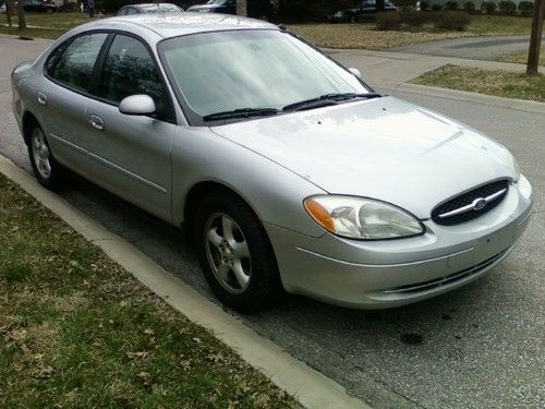 2003 ford taurus se sedan well maintained