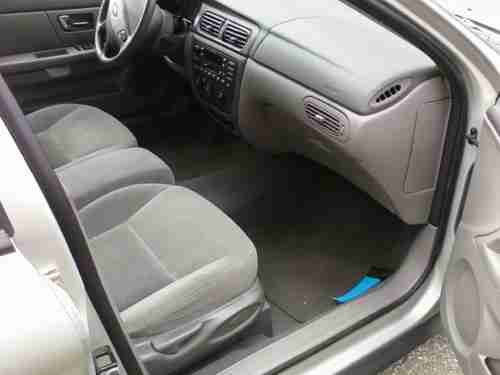 2003 Ford Taurus SE Sedan well maintained, image 4