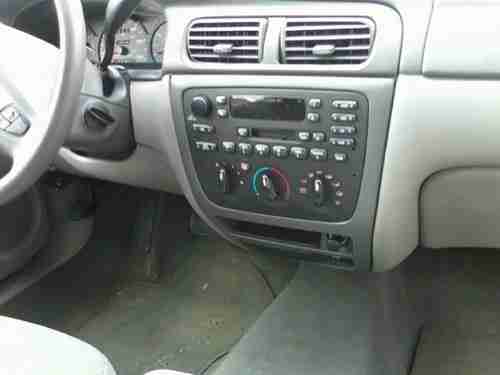2003 Ford Taurus SE Sedan well maintained, image 5