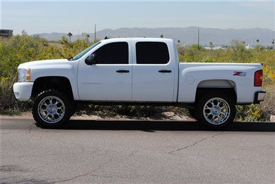 Lifted 2011 chevy silverado  crew cab 1500 4x4 z71...lifted chevy silveardo 1500