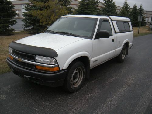 2000 chevy s10 with matching cap--2.2l 4cyl w/auto trans-only 138k--no reserve!!