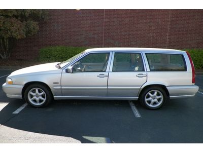 Volvo v70 southern owned leather seats runs good no problems no reserve only