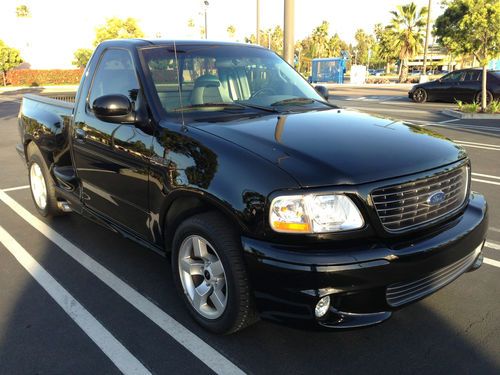 2001 ford f-150 svt lightning 33k miles