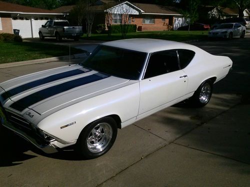 1969 chevelle malibu with 454 engine and turbo trans